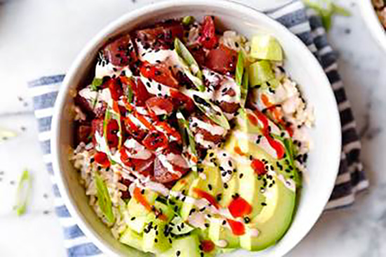 Poke bowl hawaiana