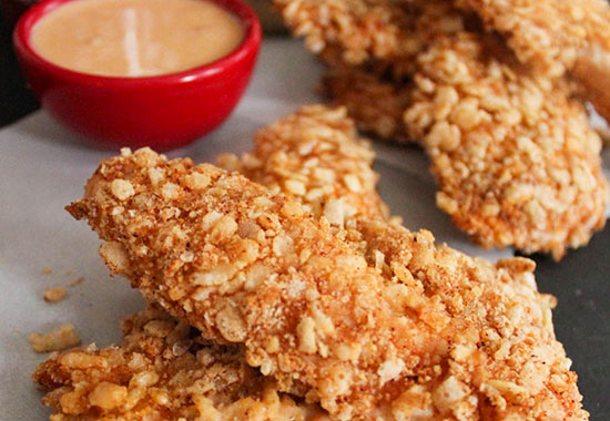 Chicken fillet panati con corn flakes
